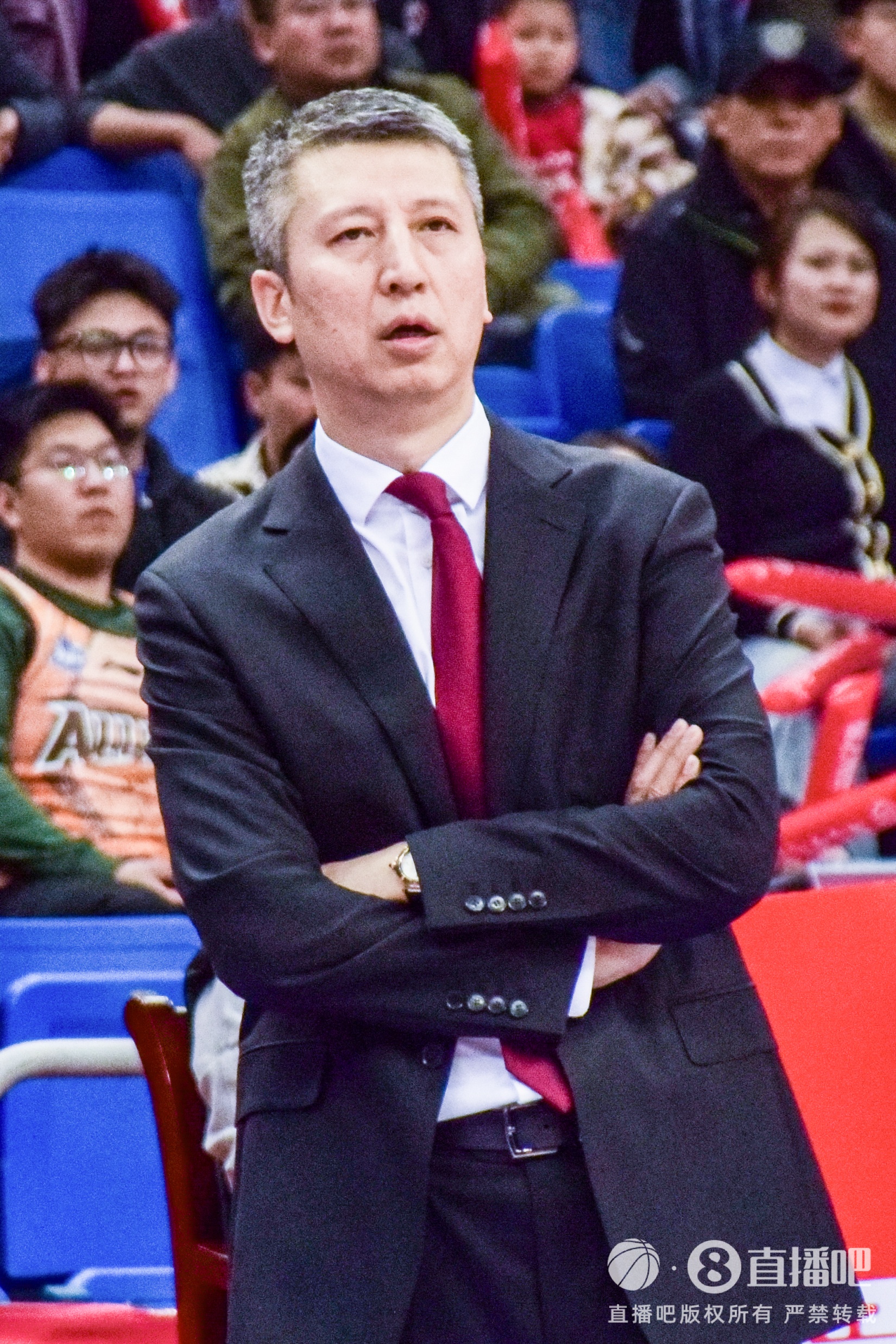 媒体人：中国篮球不是谁当主教练的问题 而是与国际脱轨的问题